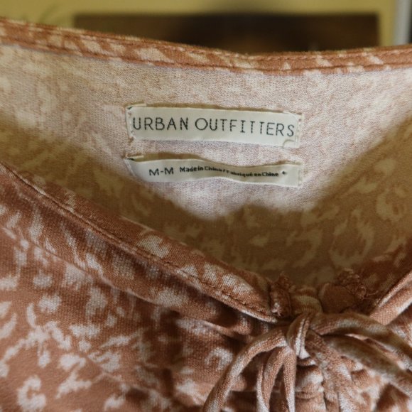 Urban Outfitters long sleeved crop- Size Medium - Picture 2 of 4